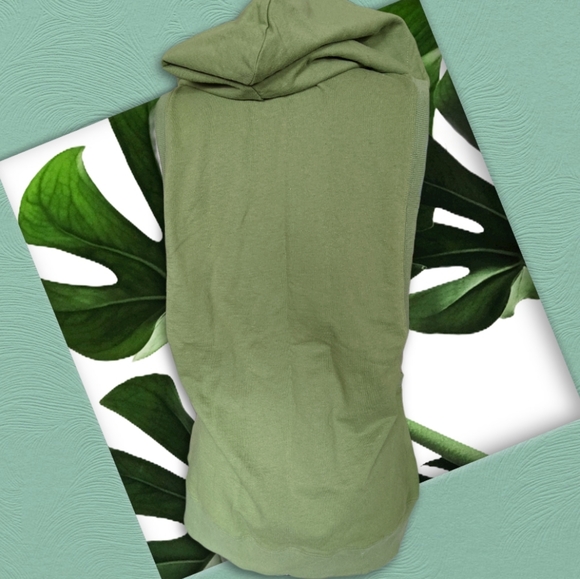 URBAN OUTFITTERS Y2K open hoodie vest. - Picture 3 of 3